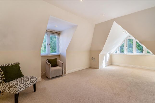 Apartment 10, Kellie House, London Road, Ascot photo 2