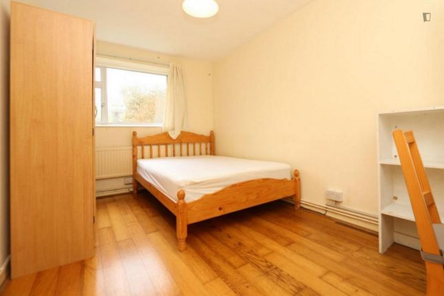 Thumbnail Room to rent in Fairfield Road, London