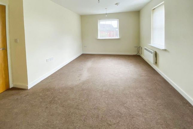 282, Longacres, Bridgend photo 3