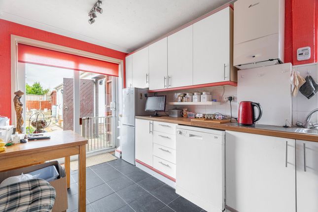 15 Carter Close, Great Yarmouth photo 4