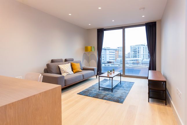 Bedroom flats and apartments to rent in West London Zoopla