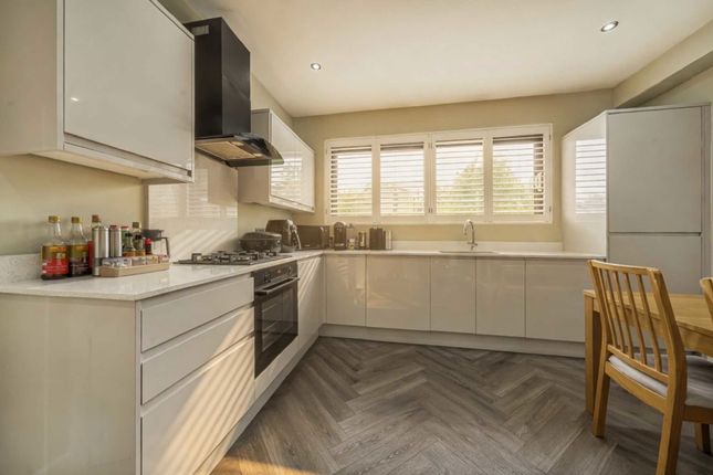 815, Harrow Road, London photo 3