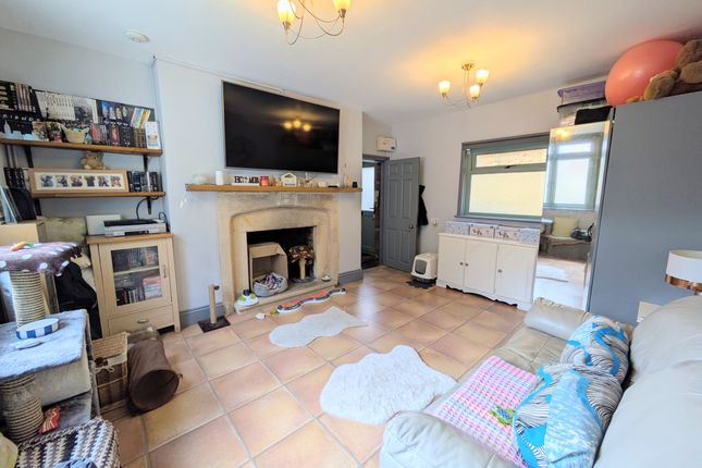 The Old Workshop, 2, The Causeway, CHIPPENHAM photo 3