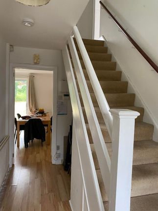 14 Sturgess Avenue, London photo 2