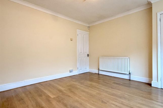 8, Stanage Rise, Sheffield photo 3