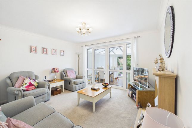 12, Tyne Way, Berkshire photo 4