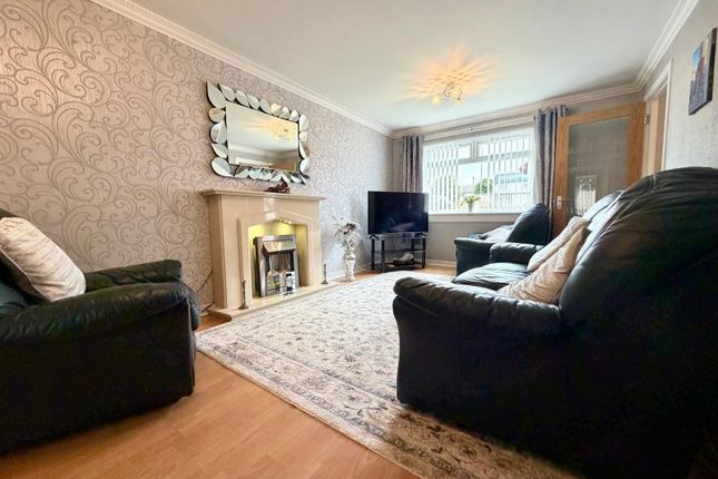 5 Golfhill Quadrant, Airdrie photo 4