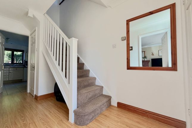 8, Calder Rise, Dudley photo 2