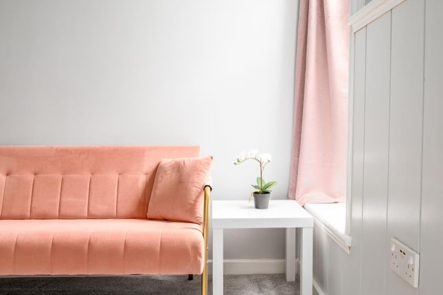 Flat 1, 3 Bushy Park, Bs4-1.Jpg