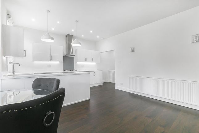 Flat for sale in Upper Walthamstow Road, Walthamstow, London