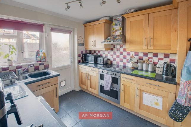 69, De Wyche Road, Droitwich photo 4