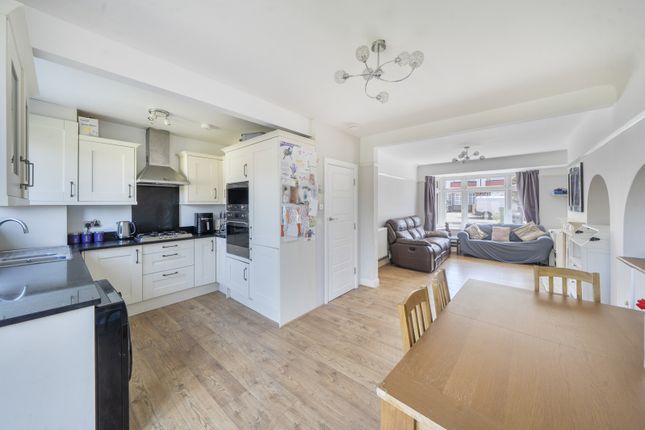 3, Carstairs Road, London photo 4