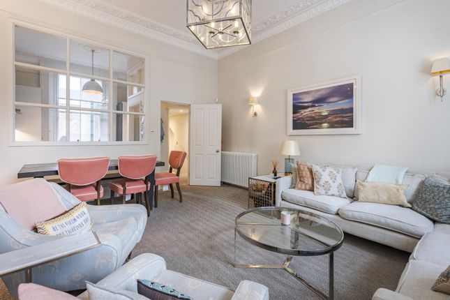 Ground Floor Flat, 8, Ladbroke Square, London photo 2