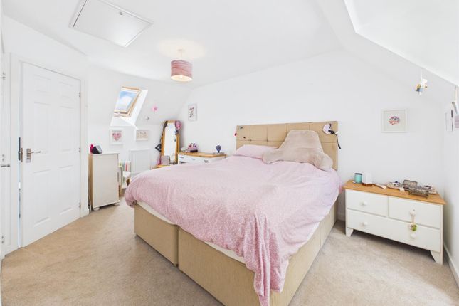 19, Longstone Avenue, Gloucester photo 4