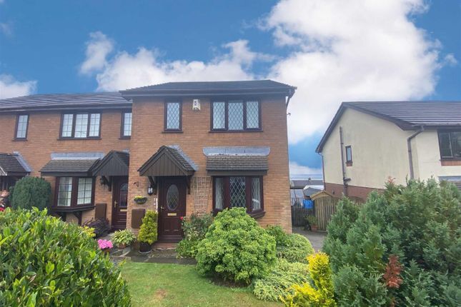 End terrace house to rent in Uwch Y Mor, Pentre Halkyn, Holywell