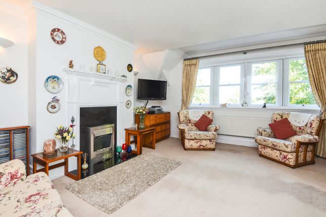6, Charter Place, Witney photo 3
