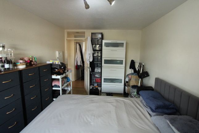 5, Longford Court, West Ewell photo 5