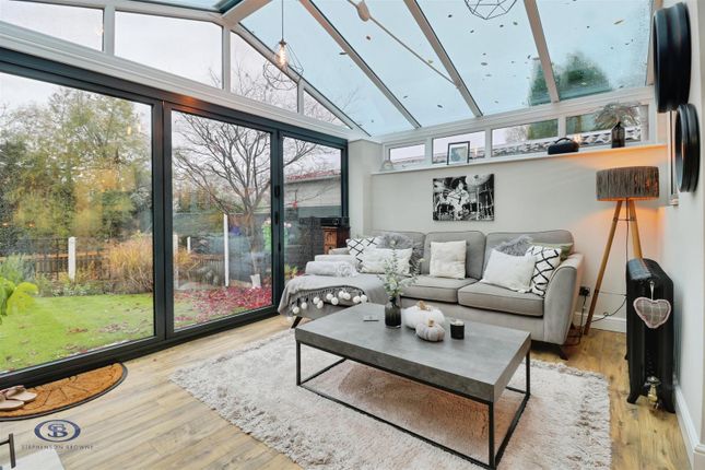 144, Chatterley Drive Kidsgrove, Stoke-On-Trent photo 2