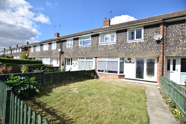 Thumbnail Terraced house for sale in Quarrendon Avenue, Aylesbury