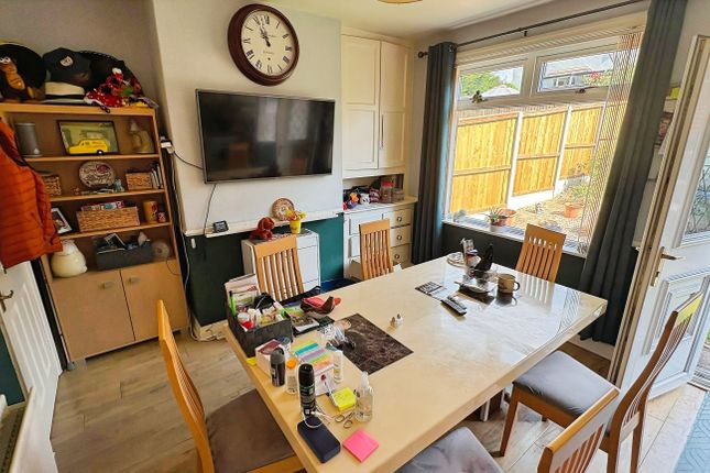 22, Arnside Avenue, Keighley photo 3