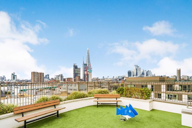 Flat 306, 153 Tower Bridge Road, London photo 2
