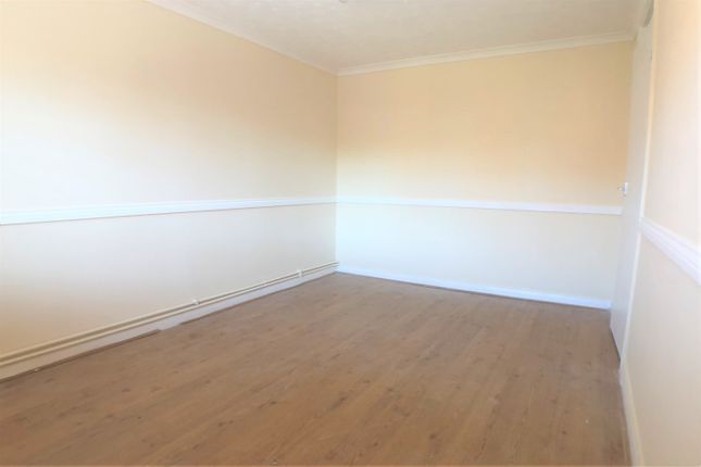 5 Allhallows Road, Beckton, London photo 2