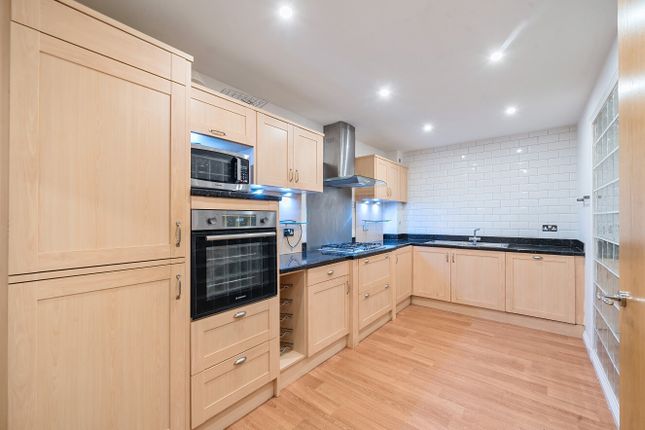 35, Carisbrooke Road, Leeds photo 3