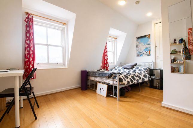 Flat 3, 226 Mile End Road, London photo 2