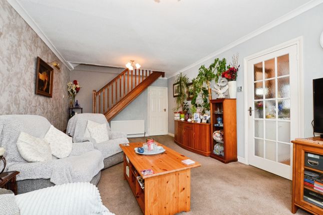 8, St Margaret's Avenue, Hillingdon photo 4