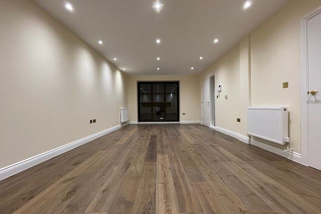 King Court, London photo 3