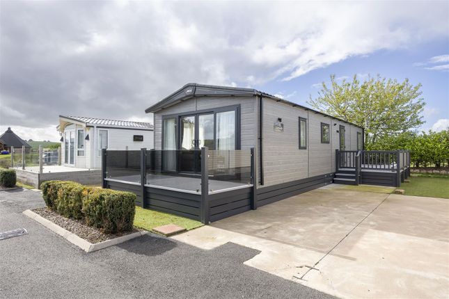 2-bed caravan on 40, Hesket Park, High Hesket, £59,995