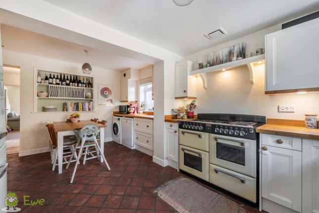 26, Franklin Avenue, Tadley photo 3