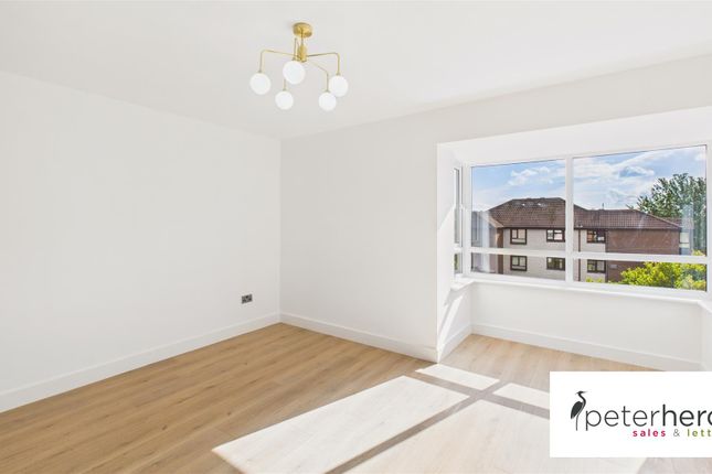 11, King Charles Court, Sunderland photo 3