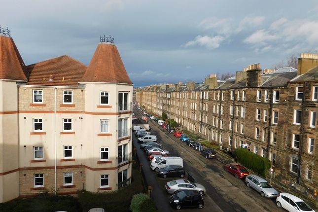 Thumbnail Flat to rent in 2, Sinclair Gardens, Edinburgh
