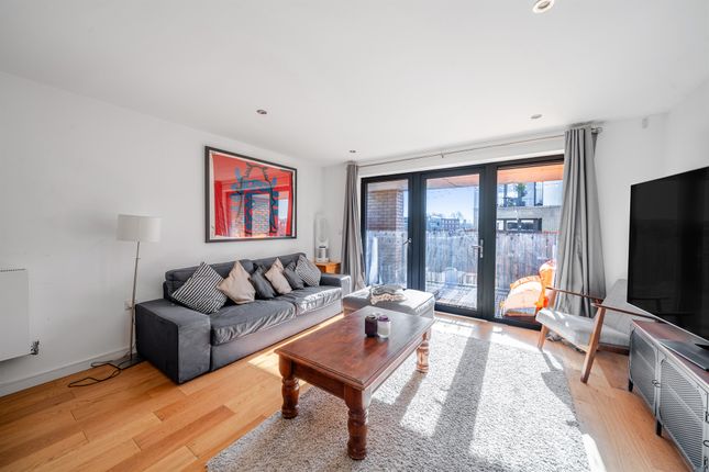 Thumbnail Flat for sale in Eythorne Road, London
