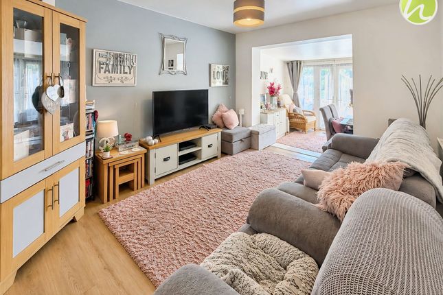 54 Monks Haven, Stanford-Le-Hope photo 3