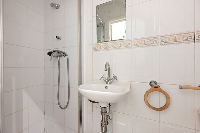 51 Francis Road, Watford photo 4
