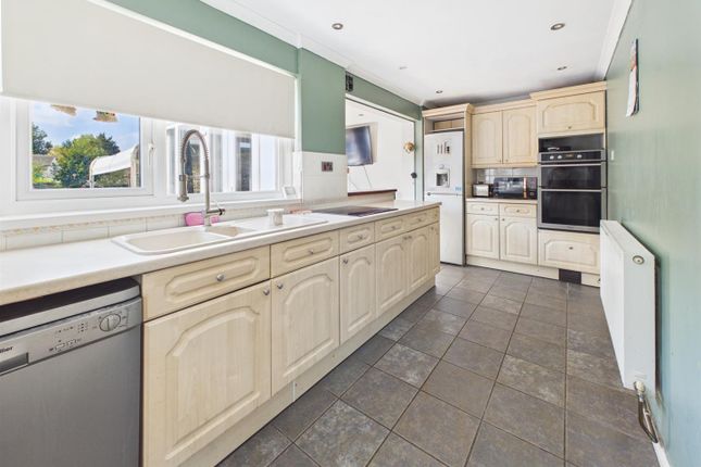 41, Boverton Avenue, Gloucester photo 3