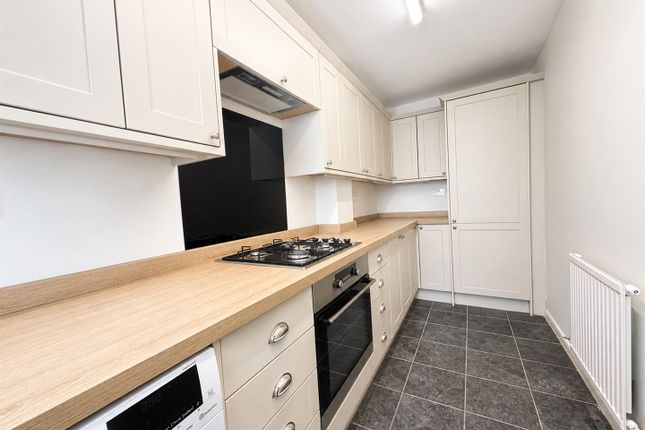 4, Laird Court, Surrey photo 3
