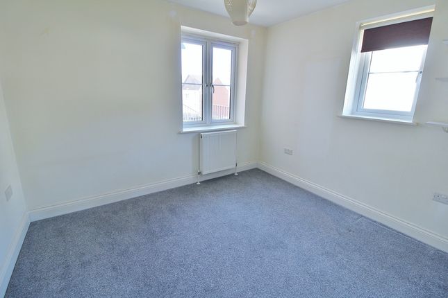Woodlands Catherine Road, Benfleet photo 3