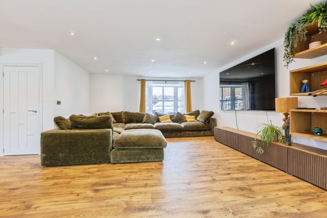 9, Hambleton Court, Ashington photo 2