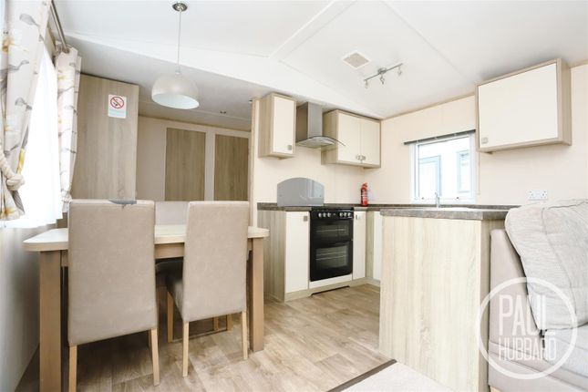 Oakdale, Tingdene, North Denes Holiday Park, Lowestoft photo 3