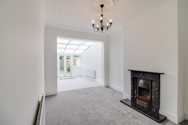 91, Lovelace Gardens, Southend-on-Sea photo 4