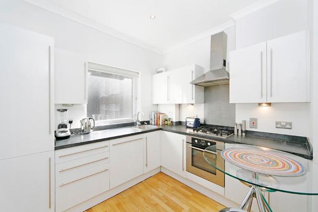 Thumbnail Flat to rent in Hatherley Grove, Bayswater