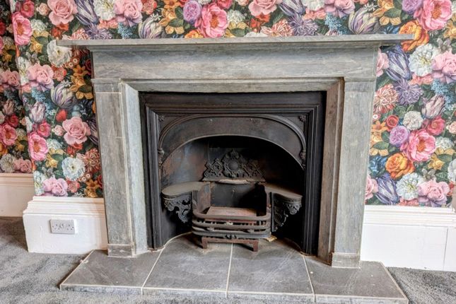 31 Beach Road, South Shields photo 3