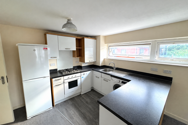 32, Hyde Grove, Dartford photo 2