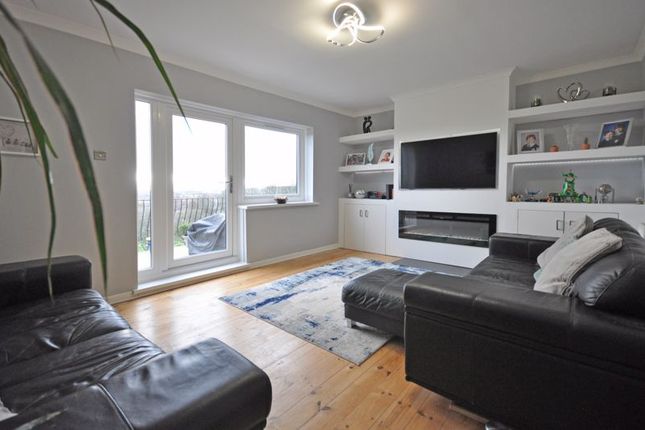 4, Beechwood Crescent, Newport photo 3