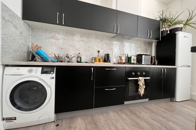 Flat 1, 41 Peckham High Street, London photo 5