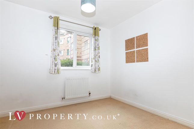 Flat to rent in Chamberlain Court, Hockley, Birmingham