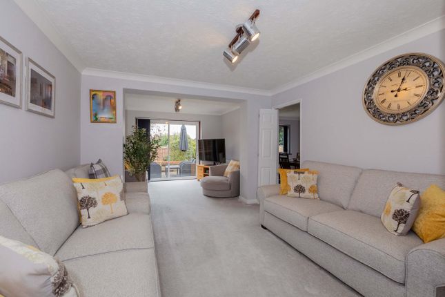 5, Elderfield Road, Stoke Poges photo 2